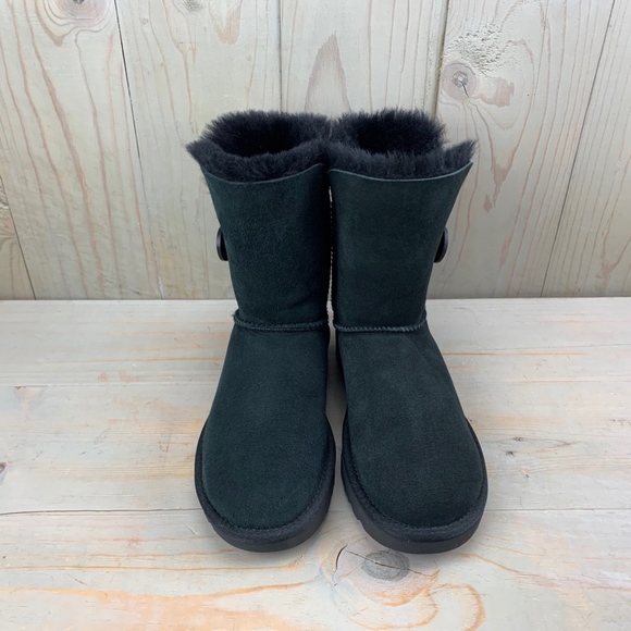 SALE ugg Bailey Button 2 black boots - Picture 3 of 8